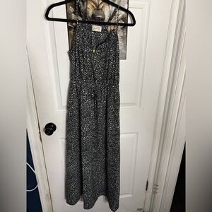 Elegant Black and White Women's Dress with Pockets